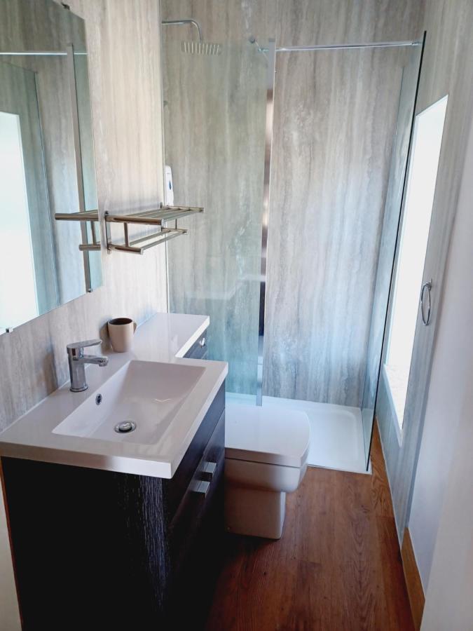 Voyage Hostel - Ensuite Family Rooms With Shared Kitchen Douglas Exteriér fotografie